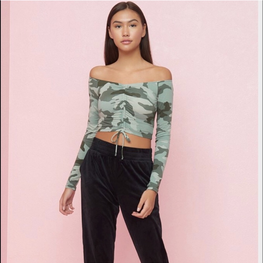camo cropped off the shoulder top